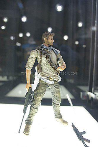 Uncharted-Nathan-Drake-figure-statue