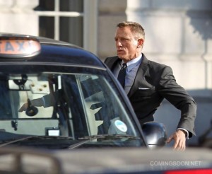 skyfall-londres-james-bond-daniel-craig-coche