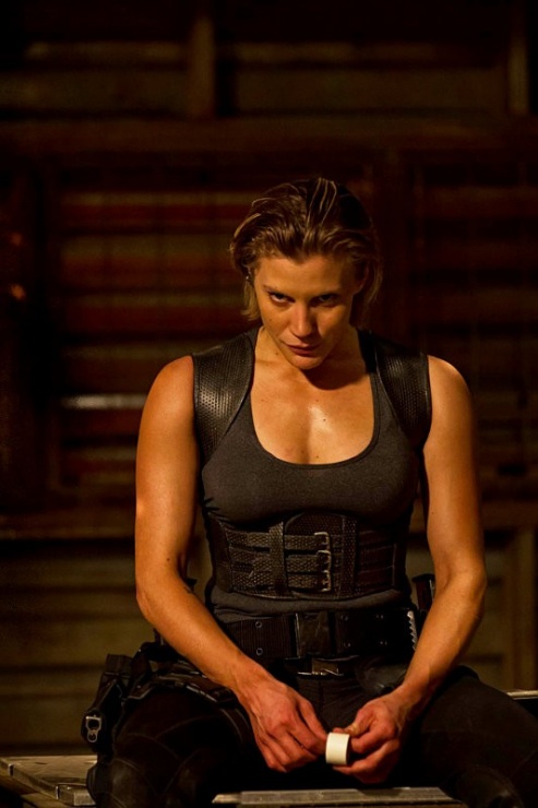 katee-sackhoff-as-mercenary-in-riddick-sequel