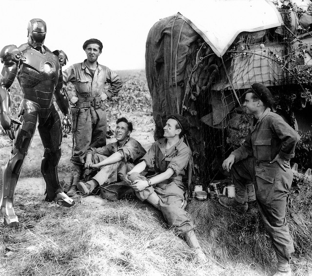 Iron-man-junto-a-los-aliados-segunda-guerra-mundial Iron man con la armadura Mark II en la segunda guerra mundial