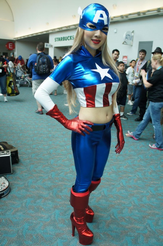 Capitana America Cosplay