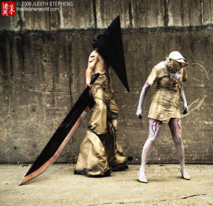 Pyramid Head y enfermeras de Silent Hill