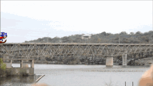 Lo que ha dado de sí el humor en Internet esta semana VOL.13 11 sonic-derribando-un-puente-gif