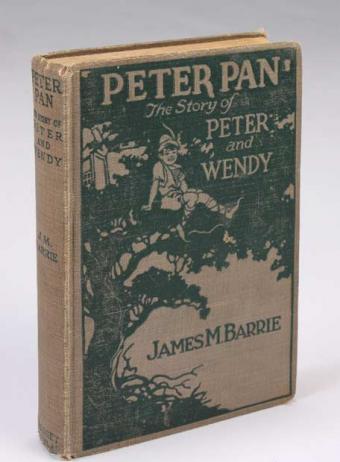 Edición antiquísima de Peter Pan, personaje literario.