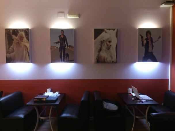 Bares con juegos de mesa en Barcelona: Firefly Drinks & Games 6 Decoración friki en Firefly