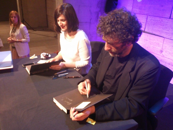 Neil Gaiman firmando CCCB sandman