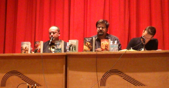 Adrian Tchaikovsky presentando 'Shadows of the Apt'