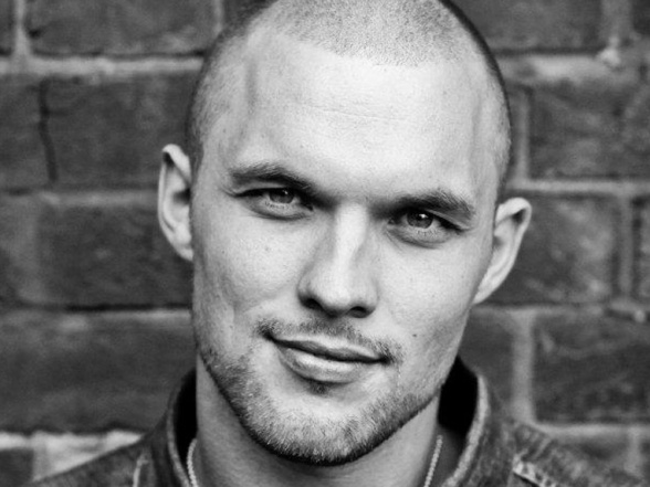 ed-skrein-transporter