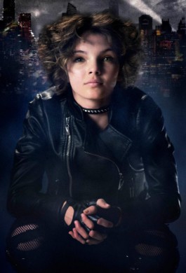 Camren Bicondova caracterizada como Catwoman