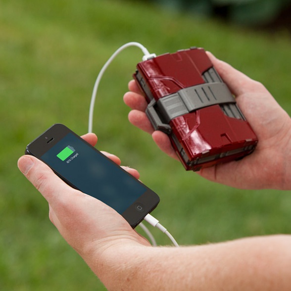 Carga la batería de tu móvil con la armadura de Iron Man 3 Carga la batería de tu móvil con la armadura de Iron Man