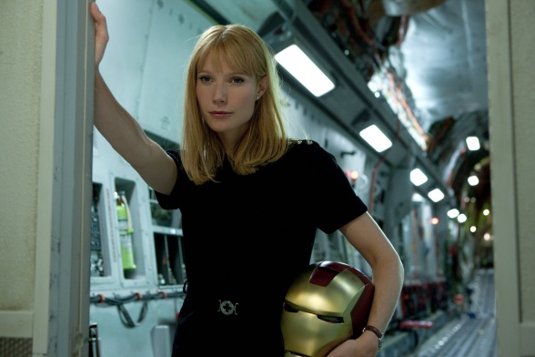 Gwyneth Paltrow - Pepper Potts con el casco