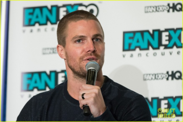 stephen-amell-fan-expo