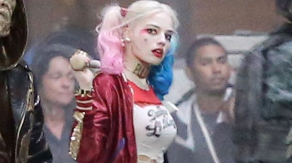 Margot Robbie - Harley Quinn (Suicide Squad)
