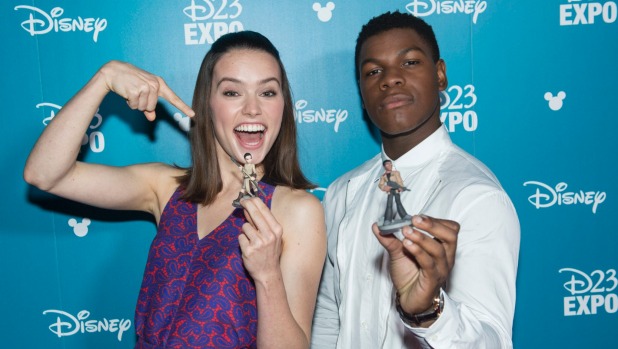 john-boyega-daisy-ridley-finn-rey-star-wars-disney Star Wars