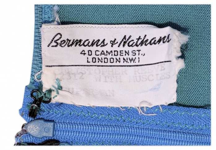 El traje de Superman a subasta por 50.000 dólares 3 Etiqueta CR traje Superman