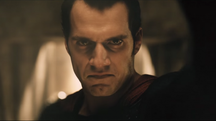 'Batman v Superman' presenta un avance de su nuevo tráiler 1 Superman angry