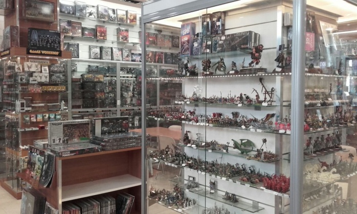 La Tienda del Mes: Ateneo Cómics 3 Ateneo - interior - figuras