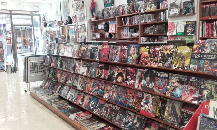 La Tienda del Mes: Ateneo Cómics 2 Ateneo - interior - zona cómics novedades