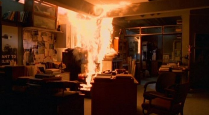 x files-incendio en oficina