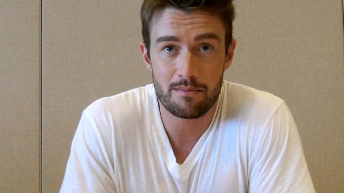 Primeros fichajes para la serie 'Dimension 404' 3 Robert Buckley