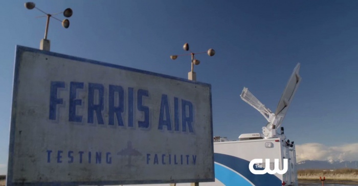 ¿Veremos a Hal Jordan en la 3ª temporada de 'The Flash'? 2 Ferris Air - easter egg en 'The Flash'