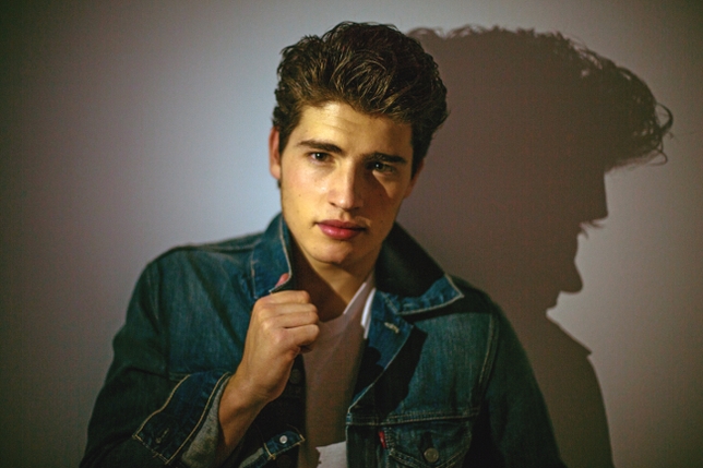 Gregg Sulkin - Runaways