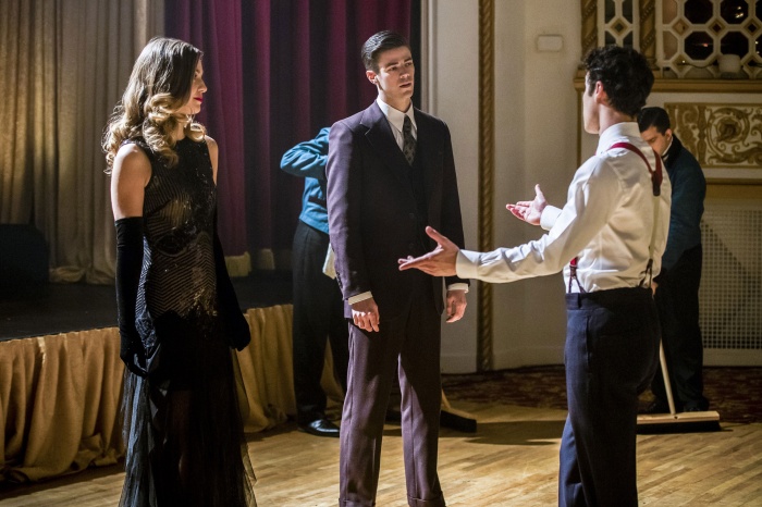 Los actores de 'The Flash' y 'Supergirl' hablan del crossover musical de las series 4 The Flash - Supergirl - crossover musical 02