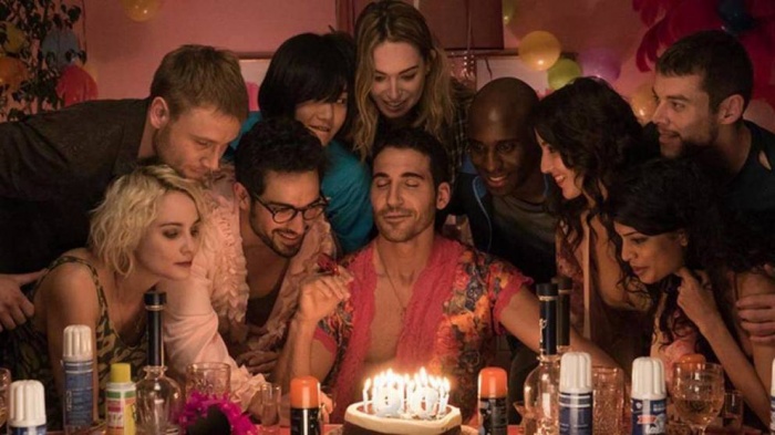 http://www.lacasadeel.net/2017/04/critica-la-segunda-temporada-sense8.html