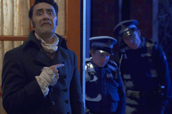 'Lo que hacemos en las sombras' dará el salto a televisión 2 Lo que hacemos en las sombras - policías