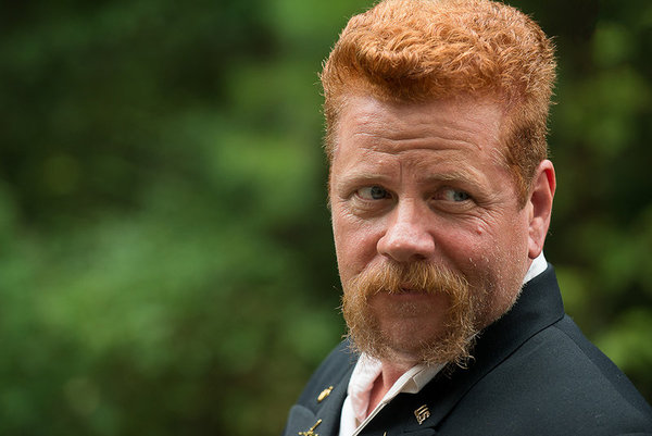 Desvelado el posible personaje que realice el crossover de 'The Walking Dead' 3 Michael-Cudlitz-Abraham