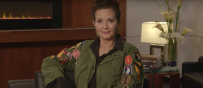 Deadpool y Lynda Carter sorprenden con un divertido vídeo navideño por una buena causa 2 bethesda lynda carter