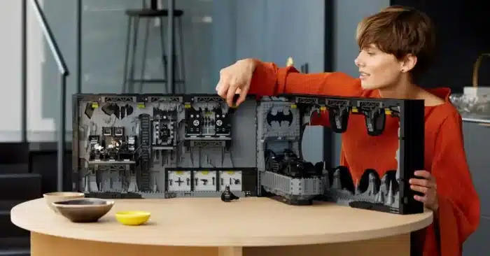 El Grupo LEGO revela un nuevo set para fans de los superhéroes: LEGO Batman Batcueva: Caja Sombría 1 LEGO Batman Batcueva
