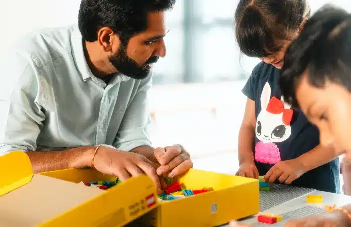 ¡La diversión inclusiva llega a España con LEGO Braille Bricks en 2024! 2 LEGO Braille Bricks