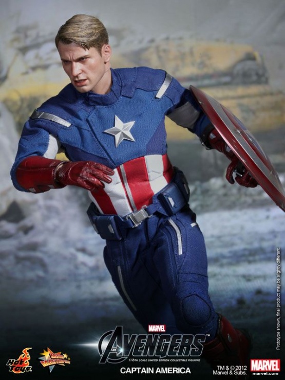Figura Capitán América versión Vengadores de Hot Toys