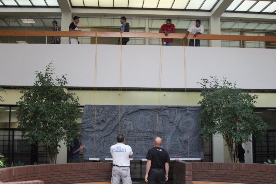 El inmenso muro de Alduin llega a Bethesda en memoria de Adam Adamowicz