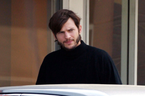 Imágenes de Ashton Kutcher como Steve Jobs