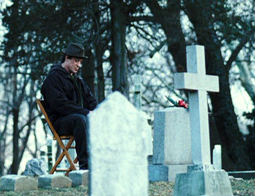 Las 18 localizaciones más emblemáticas de la Saga de Rocky 27 Rocky en el cementerio