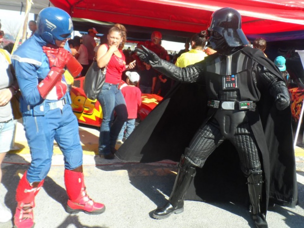 CAPITÁN AMÉRICA vs DARTH VADER CAPITÁN AMÉRICA vs DARTH VADER