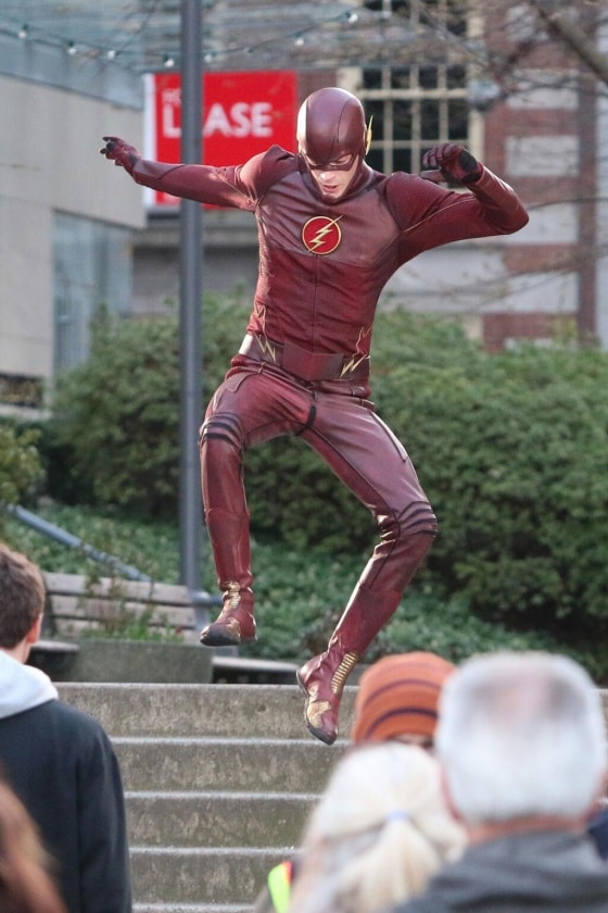 Primera imagen del traje completo de Grant Gustin como The Flash (actualizado)