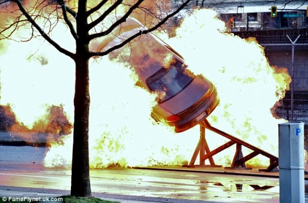 Primera imagen del traje completo de Grant Gustin como The Flash (actualizado)
