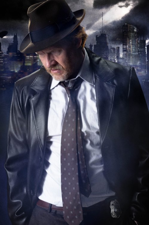 Gotham: imágenes de Bruce Wayne, Selina Kyle y Harvey Bullock (actualizada)