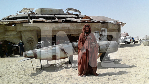 Imágenes del rodaje de 'Star Wars VII' nos muestran nuevos trajes y un segundo alienígena 7 J.J. Abrams, LucasFilm, Star Wars, Star Wars VII