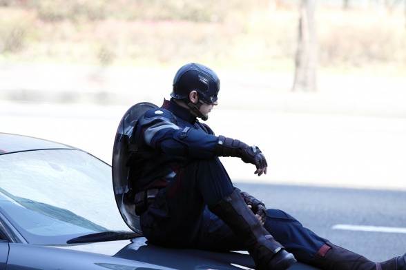 El tráiler de 'Los Vengadores 2' podría llegar en noviembre y nuevas imágenes del set 3 Capitán América
