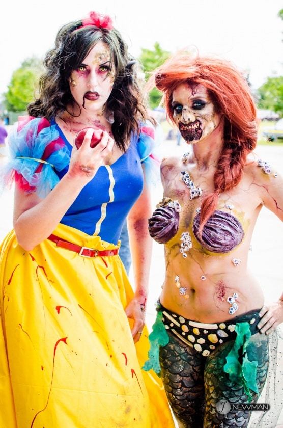 'Cosplay' de Blancanieves y Ariel en versión zombi