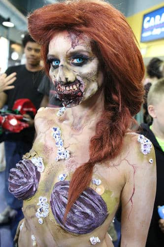 'Cosplay' de Blancanieves y Ariel en versión zombi