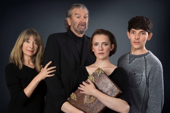 Imágenes promocionales de 'Buenos presagios' en la BBC 4 BBC, Buenos presagios, Good Omens, Neil Gaiman, Terry Pratchett