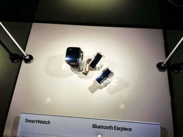 Samsung hace un teléfono transparente para 'Vengadores 2'