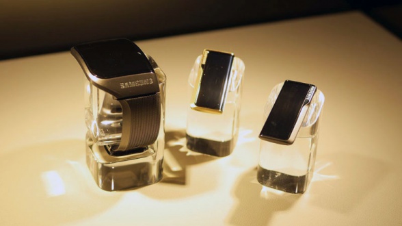 Samsung hace un teléfono transparente para 'Vengadores 2'