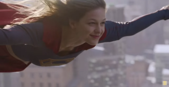 Análisis de 'Supergirl' 1x01 (2015) 7 Supergirl - volando