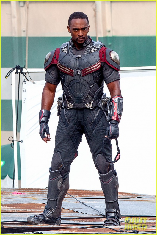 Evans, Mackie y Grillo en el rodaje de 'Civil War' 40 Anthony Mackie, Capitán América: Civil War, Chris Evans, Emily VanCamp, Frank Grillo, Marvel Studios